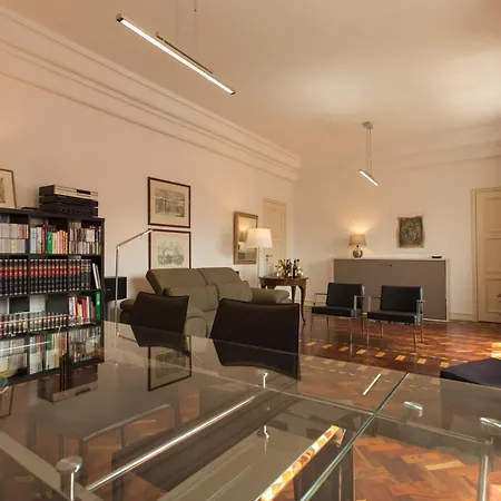 Gaspar House In Areeiro By Hosty *